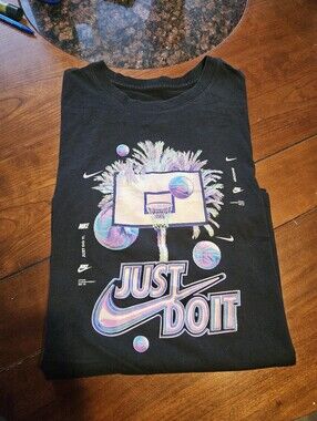 The Nike Tee Men's Basketball Shirt Relaxed Fit